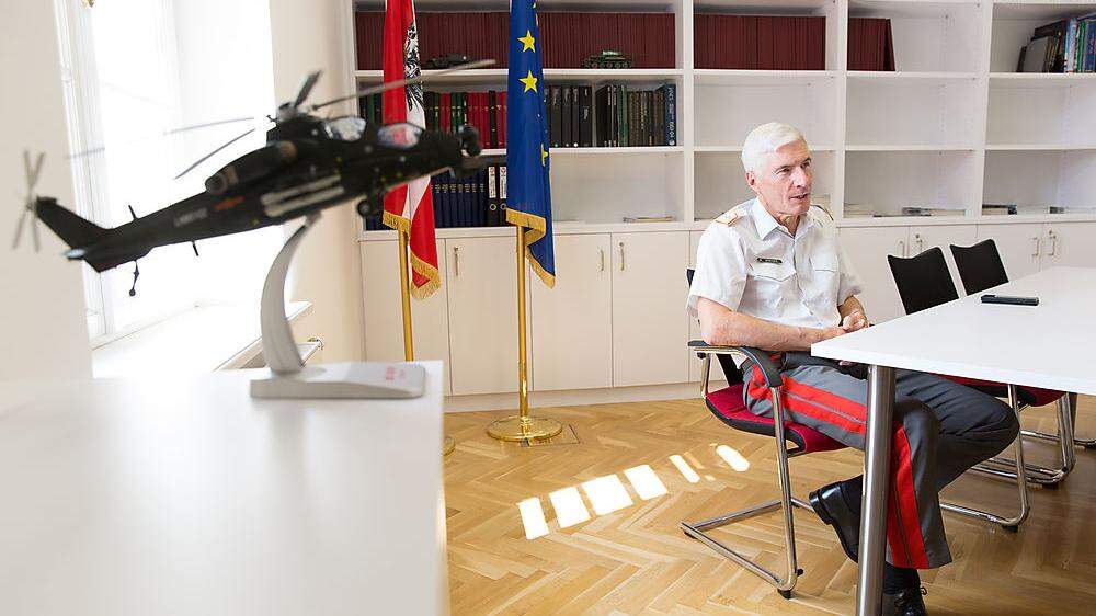 Generalstabschef Robert Brieger im Interview in seinem Büro in der Wiener Roßauer Kaserne