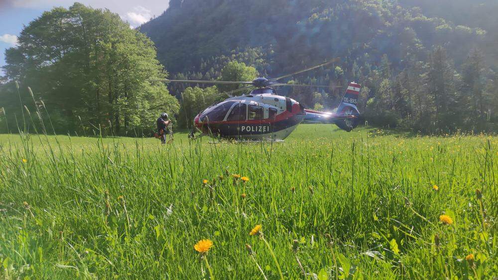 Zwei Bergsteiger konnten mit dem Polizeihubschrauber unverletzt aus dem Kaiser Franz Joseph-Klettersteig gebracht werden