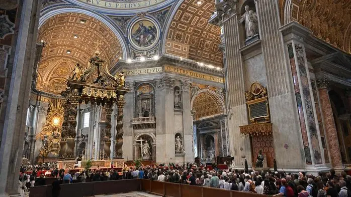Unzählige Menschen wollen sich von Papst Franziskus verabschieden.