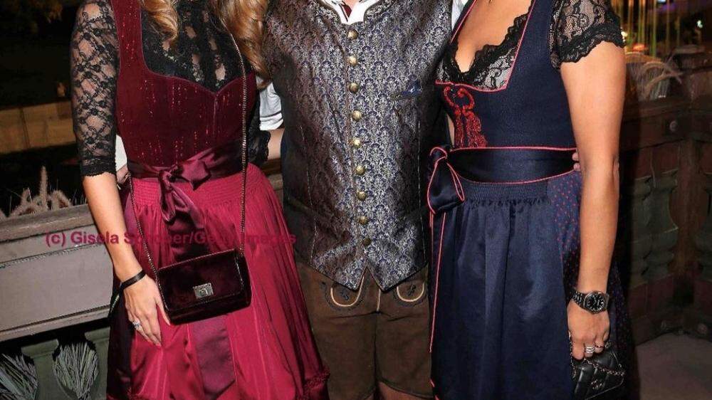 Oliver und Amira Pocher feierten das Oktoberfest unter anderem mit Millionen-Erbin Victoria Swarovski.