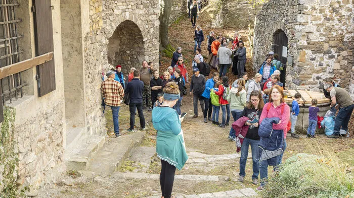 Die Wiedereröffnung der Burgruine Gösting am Nationalfeiertag war ein voller Erfolg, wie die Stadt Graz bilanziert. 