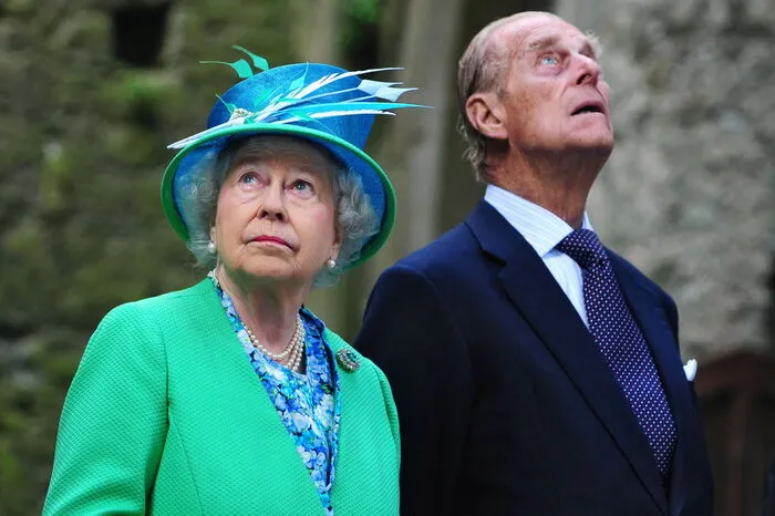 An große Festivitäten war aber nicht zu denken. Viel mehr als Zoom-Botschaften aus dem Kreis der Familie und ein „privates“ Abendessen mit der Monarchin waren wegen der Corona-Pandemie nicht drin.
