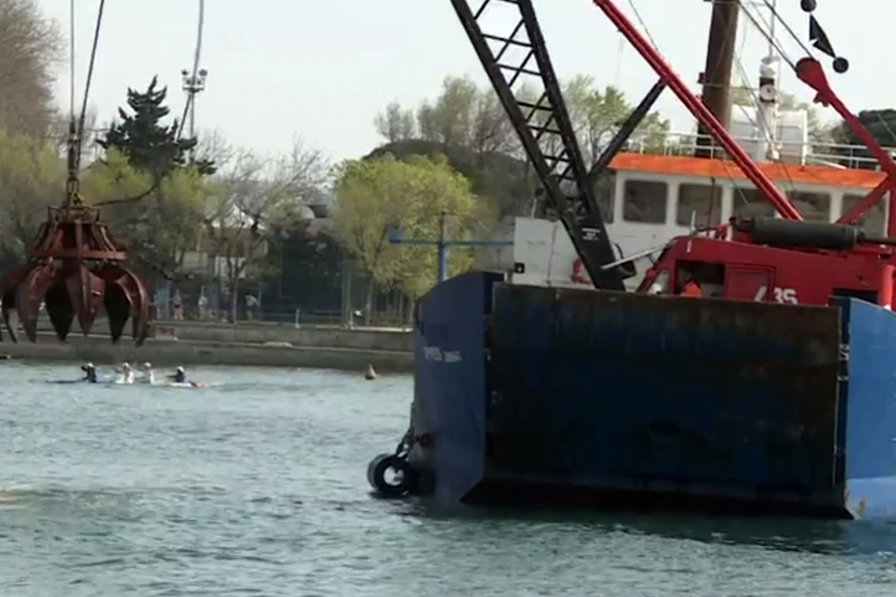 An bekanntem Strand: Zwölf scharfe Granaten im Meer vor Triest gefunden