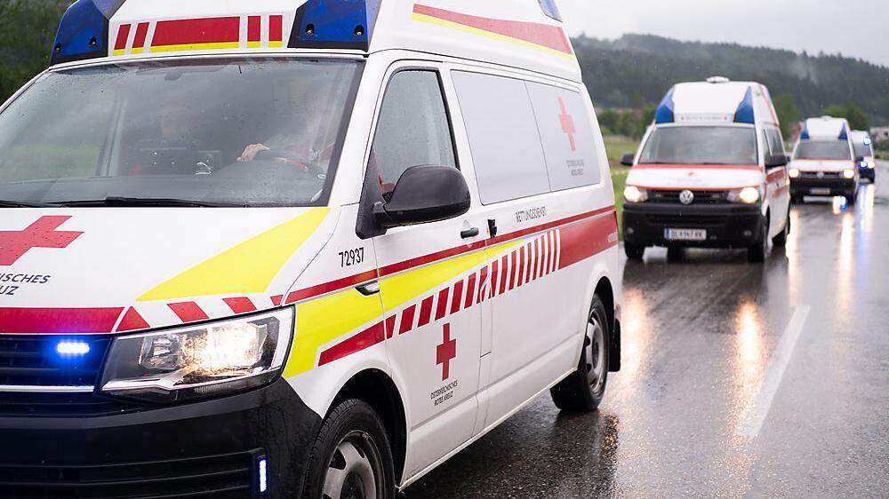 Der Schwerverletzte wurde vom Roten Kreuz ins UKH Graz eingeliefert