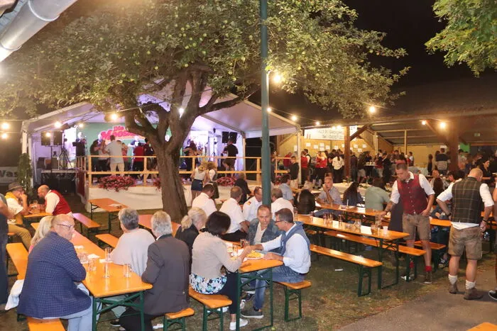 Klicken Sie sich durch die Bilder des Sommernachtsfestes der FF St. Georgen.
