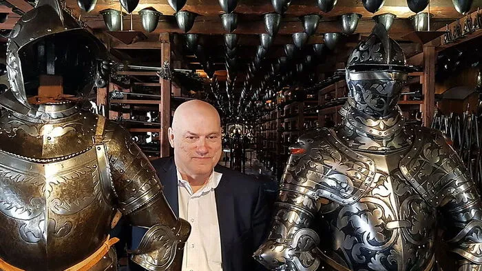 Leopold Toifl in "seinem" Zeughaus