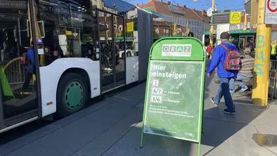 Straßenbahnsperren über den ganzen Sommer in Graz: Informationstafeln am Jakominplatz