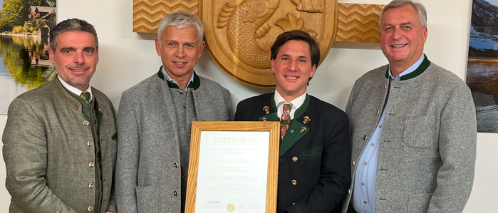 v.l.n.r.: Christian Hollinger (Regionalstellenleiter), Egon Hierzegger (Regionalstellenobmann), Bürgermeister Franz Steinegger und Regionalstellenobmannstellvertreter Jürgen Hentschel von der Gemeinde Grundlsee  