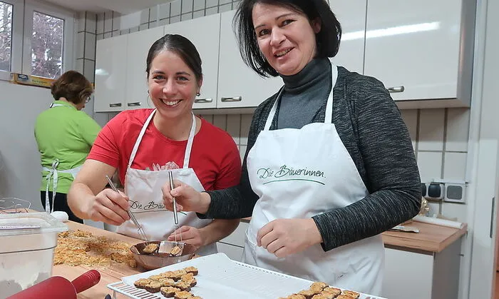 Wieder dabei: Bezirksbäuerin Elisabeth Hörmann (rechts) 