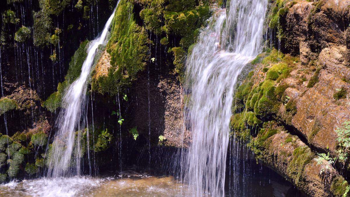 Die Wasserfälle in der Provinz Henan sind eine beliebte Touristenattraktion