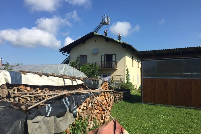In der Katastralgemeinde Untergreith (Gemeinde St. Johann) wurden rund 150 Häuser beschädigt.