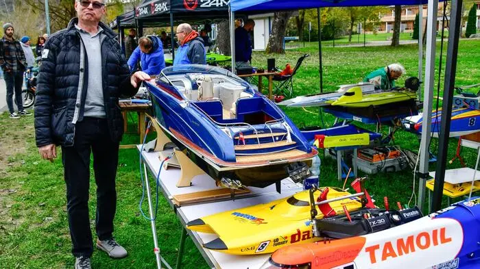 Nicht sehr groß ist die Zahl der Bootsmodellbauvereine in Österreich, doch für den Schiffs-Modellbau Club Riedlingsdorf ist der Stubenbergsee ein idealer See, gemeinsam mit anderen Schiffsmodellbauvereinen diese außergewöhnlichen Modelle der Öffentlichkeit zu präsentieren. 