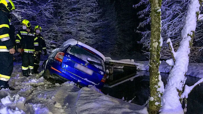 Der überraschende Schneefall sorgte für zahlreiche Verkehrsunfälle