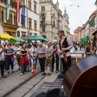 Vorrang Volkskultur: Am Wochenende ist kein Platz für die Trams in der Herrengasse