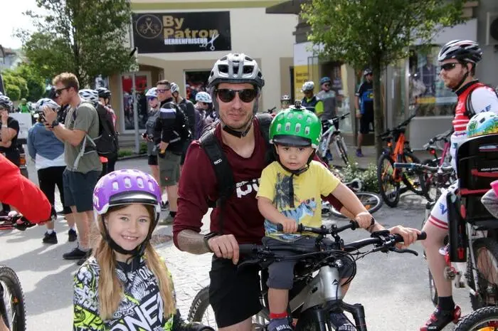 Für die Durchführung des Radfahrtages zeichneten diesmal die Firma Drahteisel, die Crazy Cross Biker und das Team Pro Energetik verantwortlich .Für die Teilnehmer wartete im Ziel eine große Preisverlosung, bei der es zehn wertvolle Preise zu gewinnen gab, der Hauptpreis war ein E-Bike im Wert von 5000 Euro.