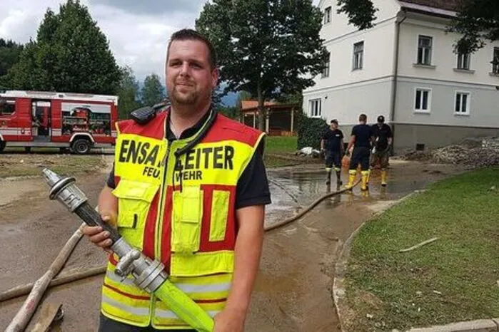 Steirer des Tages: Gerhard Mayer von der Feuerwehr Kobenz. Bei Unwettter blieb auch das Rüsthaus nicht verschont.