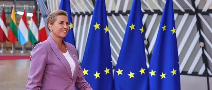 Dänemarks Ministerpräsidentin Mette Frederiksen führt das Königreich seit 2019 erfolgreich an. Was kann Österreichs Bundeskanzler Christian Stocker von ihr lernen?