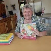 Maria Höfler ist eine der Ehrenamtlichen, die in den vergangenen Jahren intensiv an drei Büchern arbeiteten