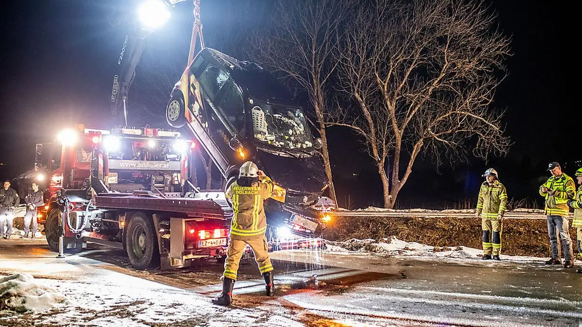 Bergungsarbeiten am Unfallort
