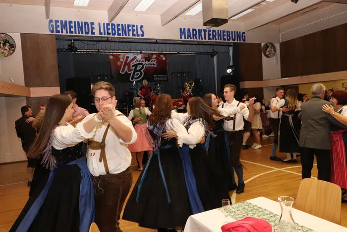 Bitte klicken Sie sich durch die Fotos!
