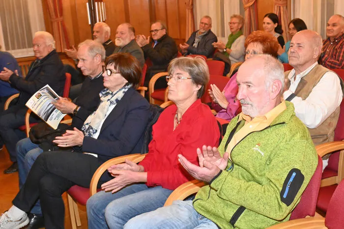 Die Fotografen und Fotografinnen kamen aus ganz Kärnten mit Begleitungen zur Siegerehrung.