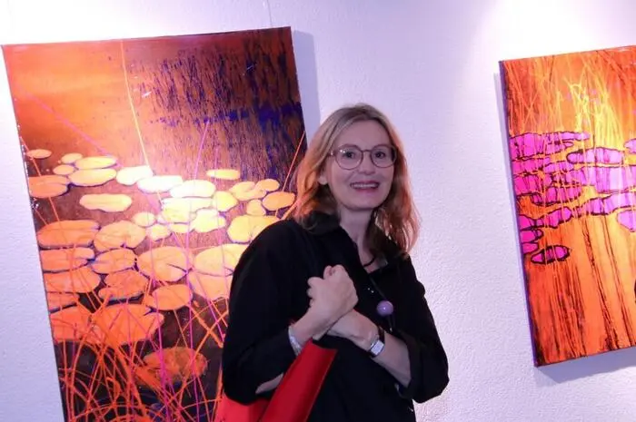 Auch die neue Leiterin des Kunsthauses Köflach, Ulrike Janach, (Foto) sowie Alt-Bürgermeister Ernst Meixner kamen zur Vernissage. 