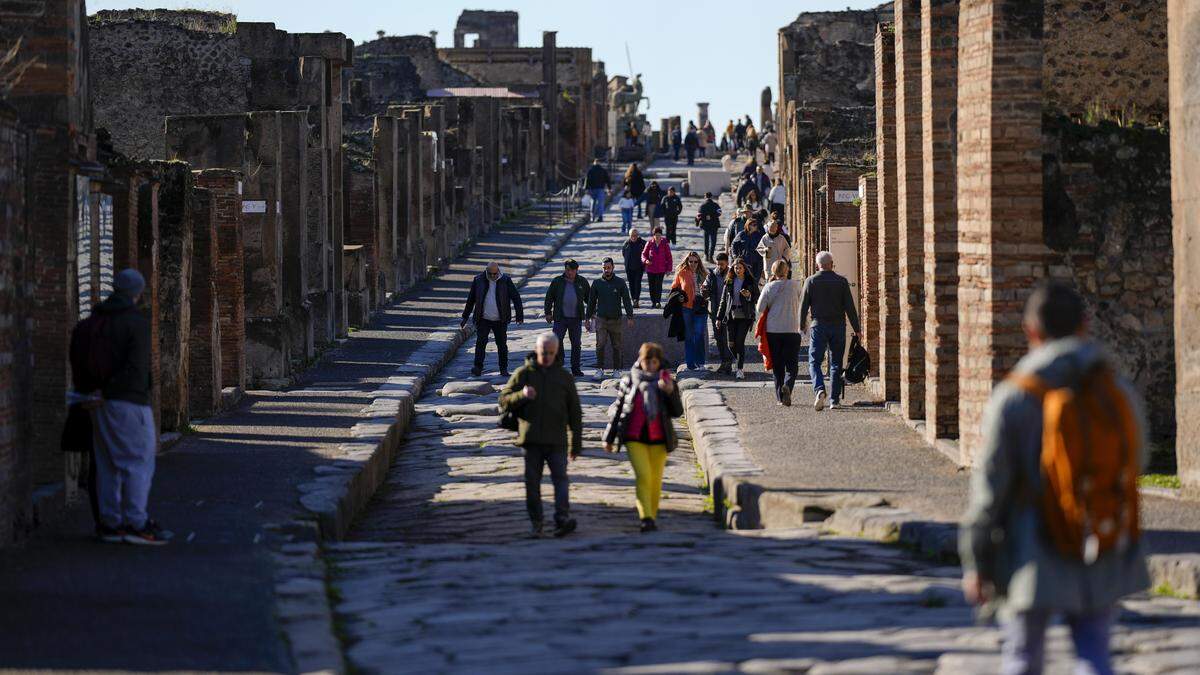 Pompeji zieht das ganze Jahr über viele Besucher an