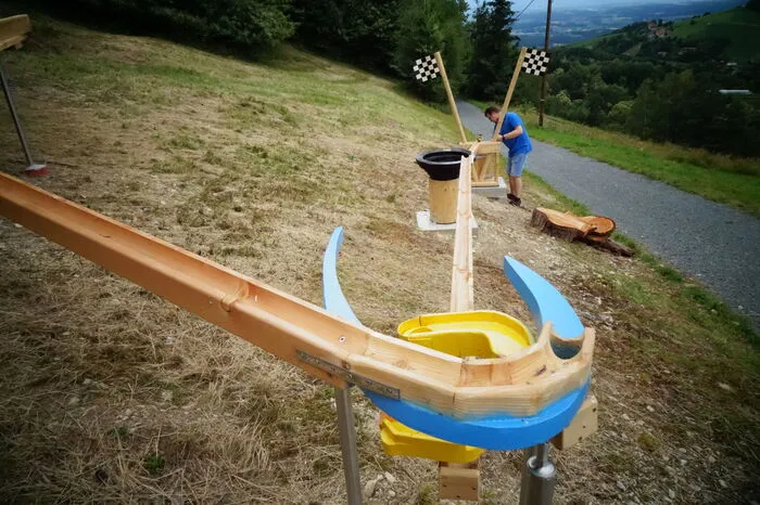 Die Highlights: Eine 55 Meter lange Murmelbahn mit tollen Sound-Effekten...