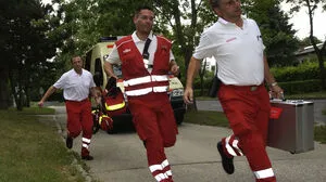 Stress bei Sanitätern (Sujetbild), wenn der Notarzt zu lange braucht oder überhaupt nicht im Einsatz ist