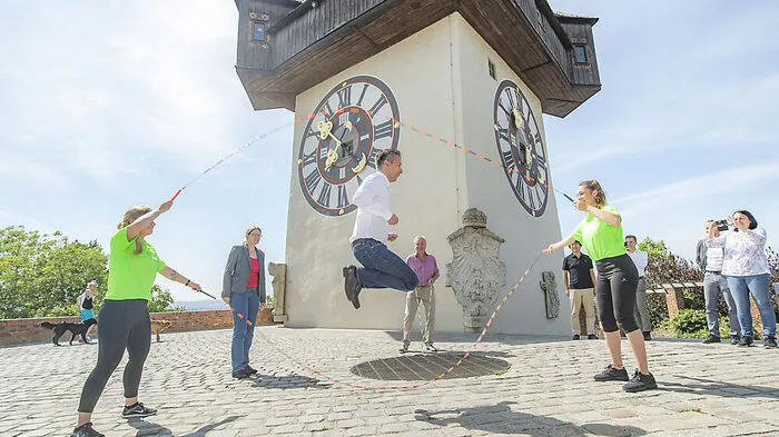 Sportlerinnen gaben der Politik am Grazer Schloßberg einen Einblick ins Rope Skipping