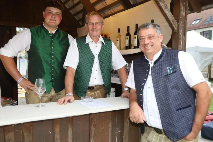 Die Winzer stellen hier nicht nur ihre jüngsten Weinkreationen, sondern auch die besten Weine aus ihrem Kellerbestand vor.