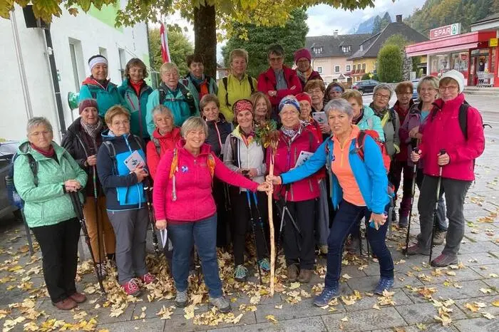 Gruppenfoto der Pilgerinnen im Ennstal: auf dem Weg von Wörschach nach Pürgg