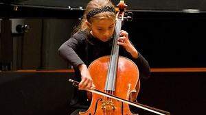 Theresa Sayuri Brunner am Cello