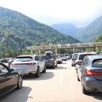 Auch am Sonntagnachmittag staut es sich am Weg Richtung Süden