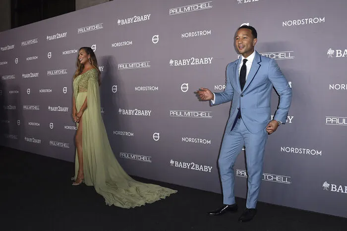 Musiker John Legend mit seiner Frau Chrissy Teigen.
