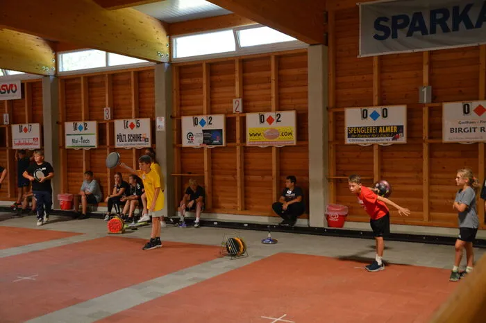 Höhepunkt ist für viele Teilnehmer das Treffen mit einigen bekannten Stocksportlern, darunter zum Beispiel Simone Steiner, Patrick Maierhofer und Nicole Feichtgraber.