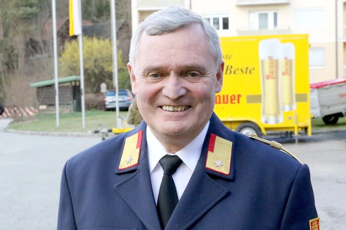 FF-Kommandant Hans Delsnig (Foto) konnte dazu neben zahlreichen Wehren aus dem Bezirk Landesrat Martin Gruber, die Bürgermeister Walter Zemrosser (Althofen) und Martin Bernhard (Tamm) sowie Bezirksfeuerwehrkommandant Friedl Monai willkommen heißen. 