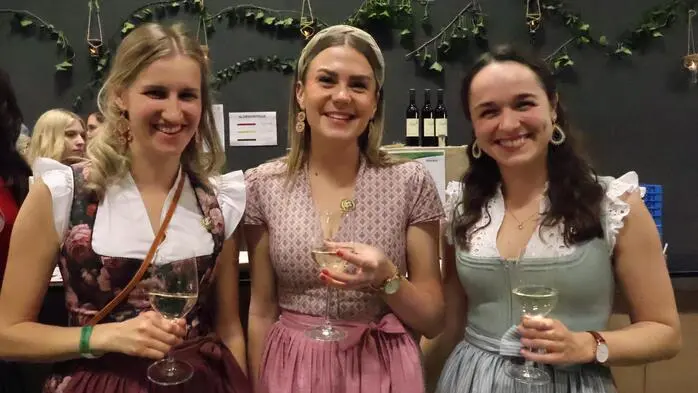 Die Blumen blühen und die Vögel singen – es ist die Jahreszeit des Neuanfangs und das feierte auch die Landjugend Bezirk Weiz am vergangenen Samstag mit einem Frühlingsball, bei dem 500 Gäste zusammenkamen.