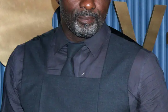 Platz neun geht an Idris Elba. Mit seiner Rolle als Thor-Mitstreiter in den Marvel-Filmen wurde der Schauspieler weltberühmt und verkörpert mit 87,94 Prozent Gesichtssymmetrie das klassische Bild von Schönheit.
