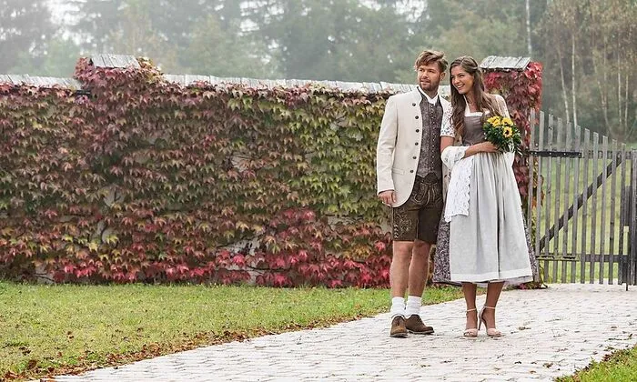 Individuelle Hochzeitskleidung für den schönsten Tag