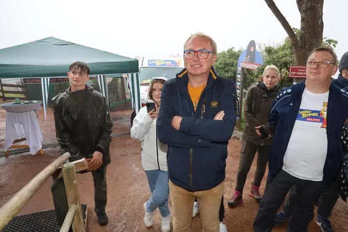 Auch Paul Prattes, besser bekannt als „Wetterpauli“, war mit einem Kamerateam für „Steiermark heute“ bei der Benefizveranstaltung zu Gast