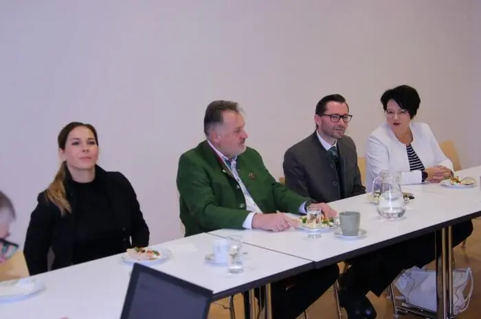 Von Seiten der Bürgermeister wurde das meist positive Zusammenwirken zwischen Pfarren und Gemeinden betont.