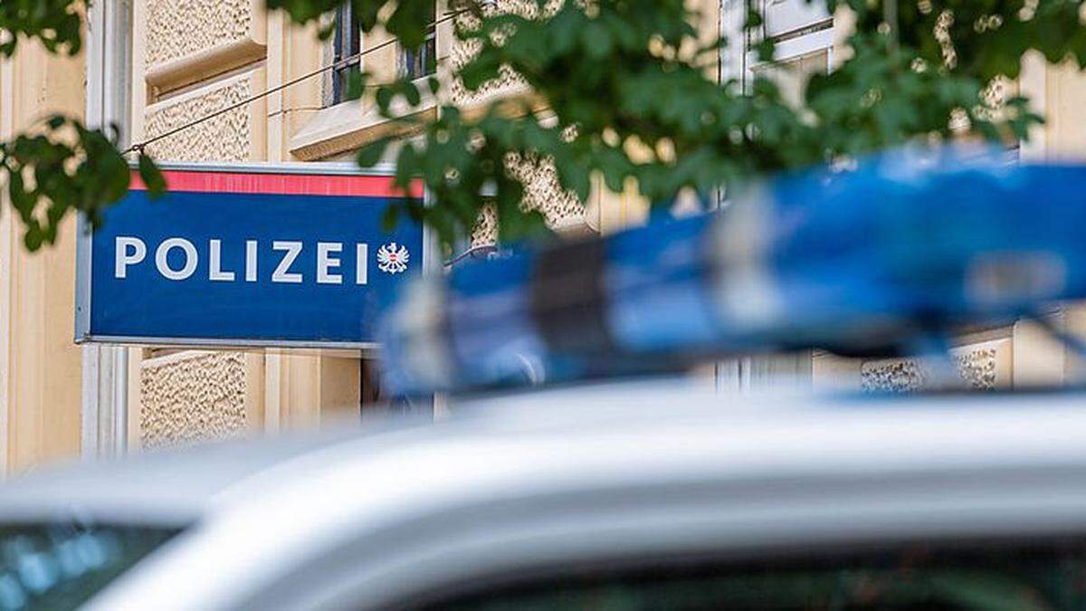 Die Polizei sucht nach massiven Sachbeschädigungen im Stadtgebiet von Leoben Zeugen