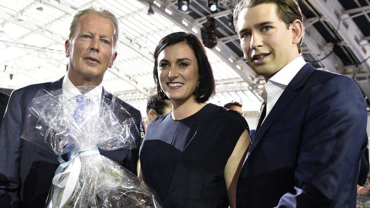 Reinhold Mitterlehner, Elisabeth Köstinger und Sebastian Kurz, anl. seiner Wahl von Kurz zum Bundesparteiobmann der ÖVP im Rahmen eines Bundesparteitages der ÖVP, am Samstag, 01. Juli 2017