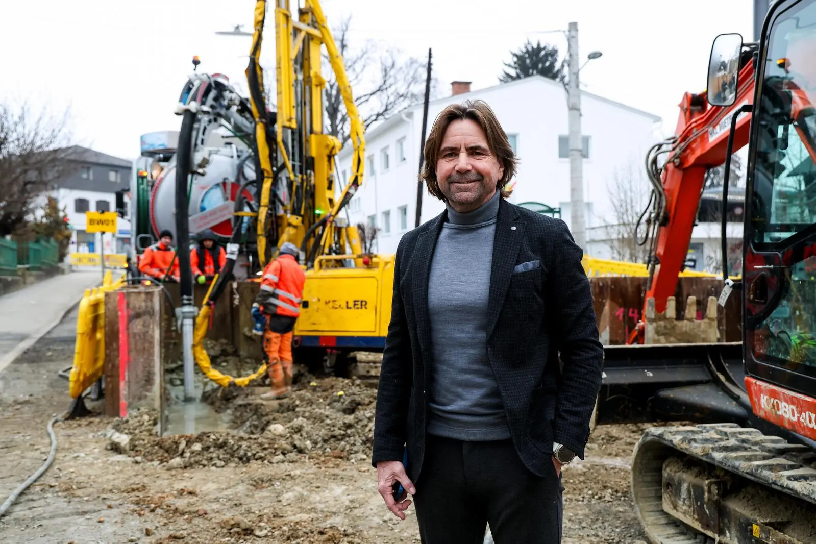 Projektleiter Michael Wresounig auf der Baustelle