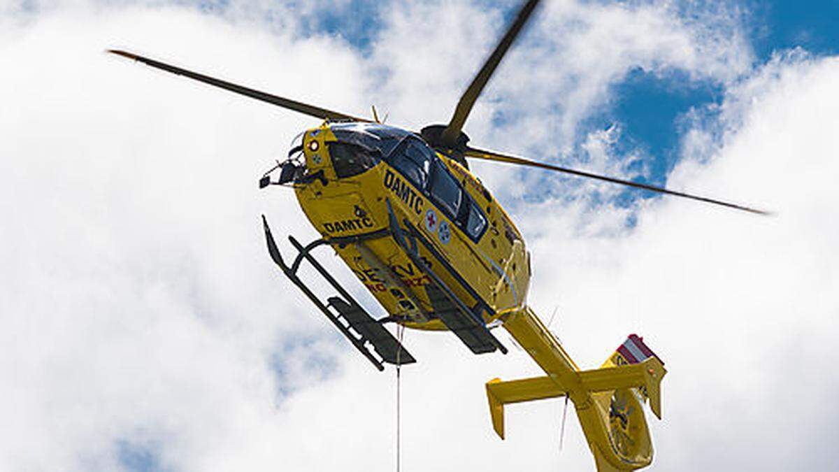 Der Rettungshubschrauber C7 brachte eine der Frauen zur Almhütte