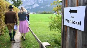 Am Weg zur Stimmabgabe in Altaussee