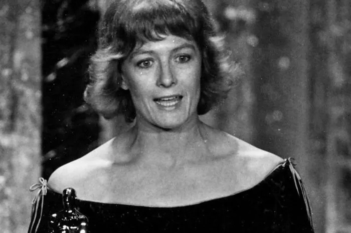 Vanessa Redgraves Darstellung einer jüdischen Widerstandskämpferin war der Akademie 1978 den Preis für die beste Nebenrolle wert. Sie nutzte ihre Dankesrede für ein Engagement für die Palästinensische Befreiungsorganisation PLO.