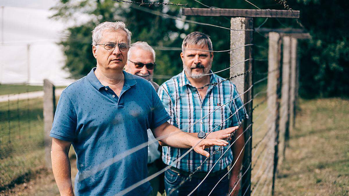 Mitorganisator des Paneuropäischen Picknicks Lázló Nagy mit den Zeitzeugen Alexander Wind und Michael Schalling (v.l.) 