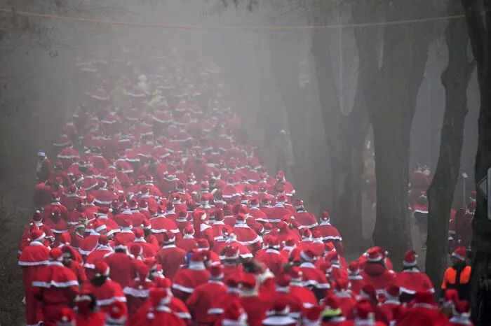 Klicken Sie sich durch die "Santa"-Bilder aus aller Welt...